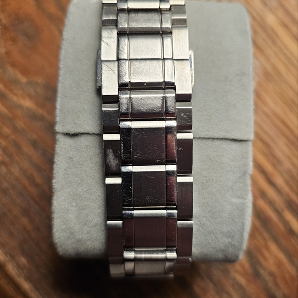 Men's Bulova 96A185 curved watch with blue dial. - Picture 5 of 8